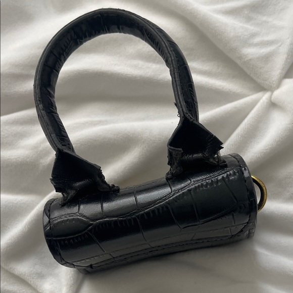 Jacquemus Black Croc-Effect Bag with Gold Logo - Picture 4 of 6